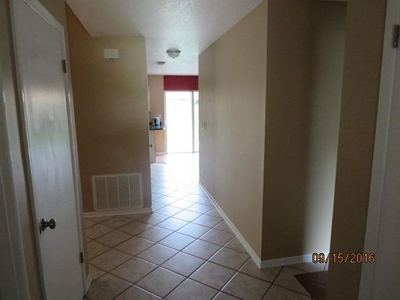 3rd image of 3133 Orleans Way S