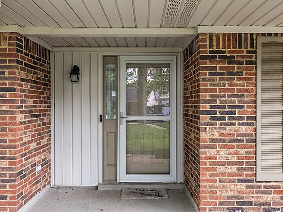 2nd image of 863 Wyndham Hills Dr