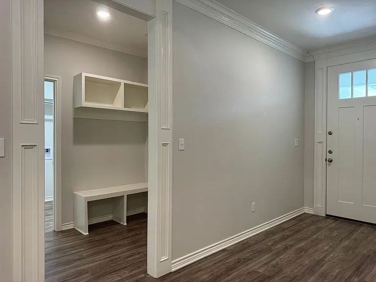 3704-3784 Cottage Park Cir — Photo 17