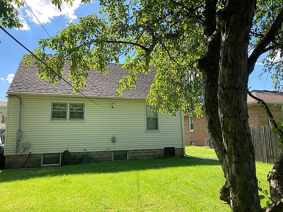 2nd image of 275 N Lincoln St
