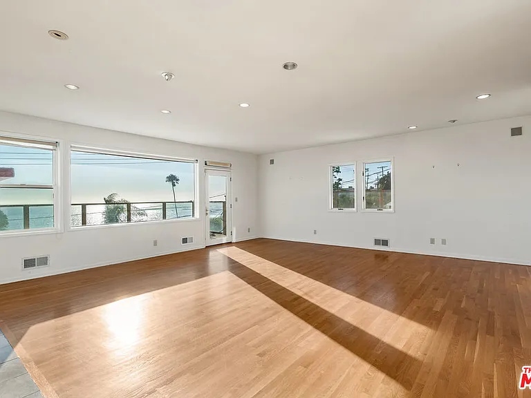 7203 Rindge Ave — Photo 7