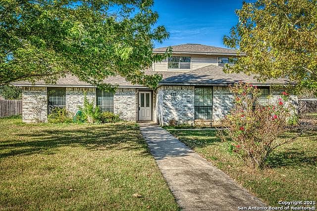 1st image of 411 Crownhill Dr