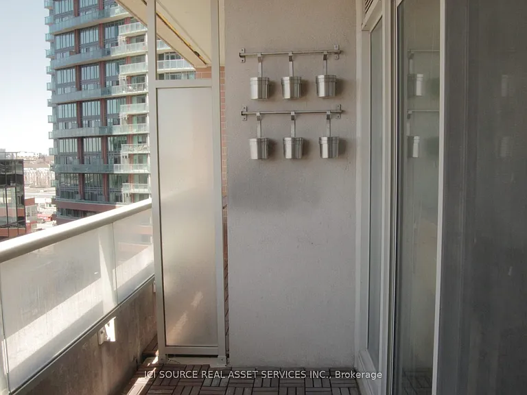 85 E Liberty St #1018 — Photo 9