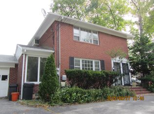 107 Searingtown Rd, Albertson, NY 11507