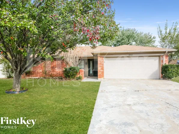 8513 Crestview Dr, North Richland Hills, TX 76182
