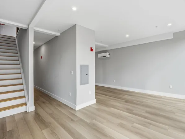 77 Van Reypen Street image 15 of 23