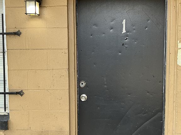 2nd image of 621 W South St APT 1