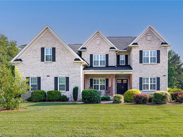 2708 Pfafftown Forest Dr, Winston Salem, NC 27106