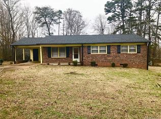 211 Seitz Dr, Forest City, NC 28043