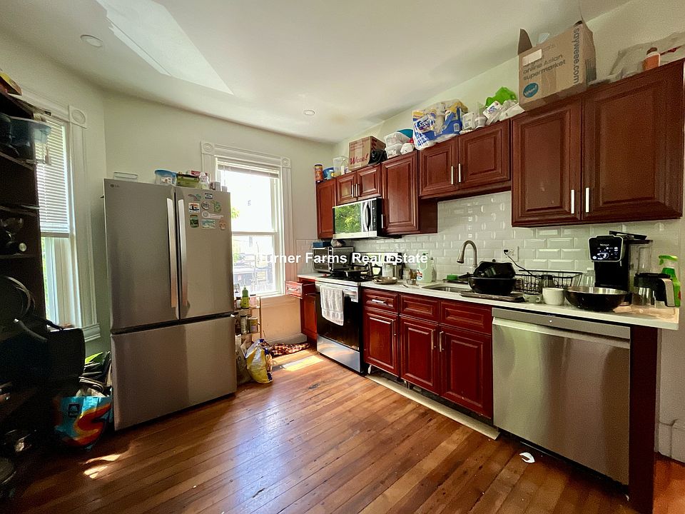 1st image of 374B Centre St