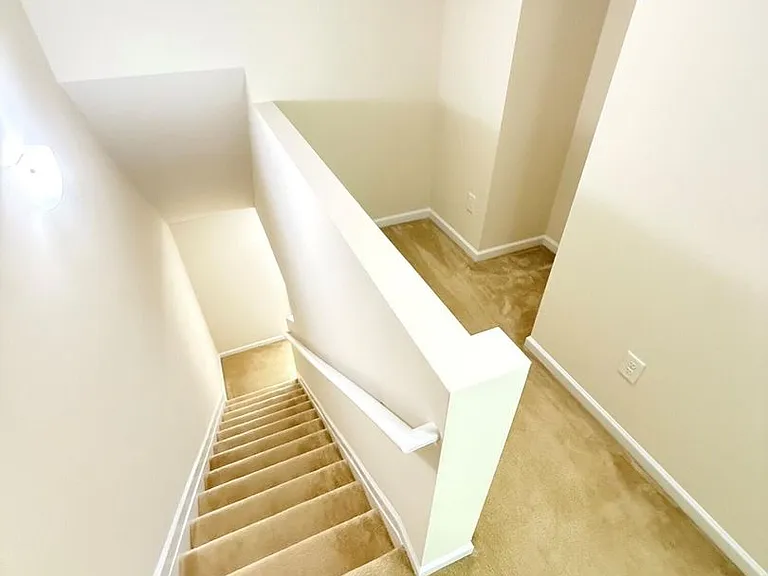 8527 Quarton Dr — Photo 22