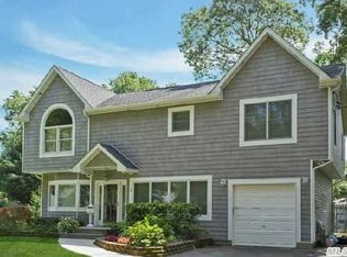 7 Iroquois Dr, Brightwaters, NY 11718