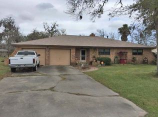 12 Sherwood Dr, Clute, TX 77531