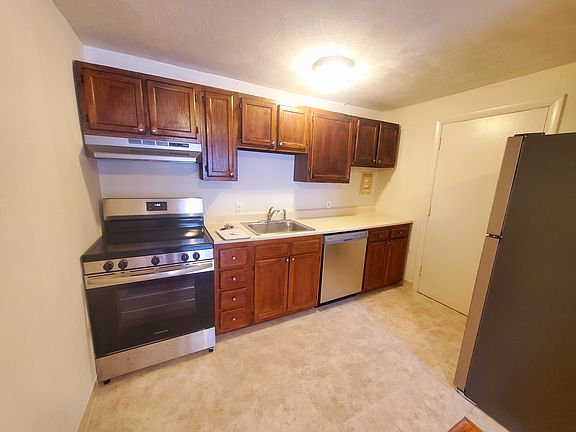5th image of 245 Kelton St #10