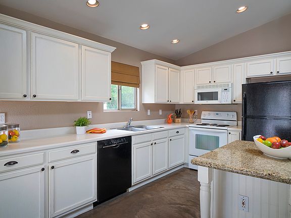 2nd image of 3202 W Donovan Dr