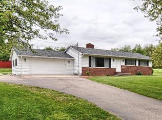 11367 Hartland Rd, Fenton, MI 48430