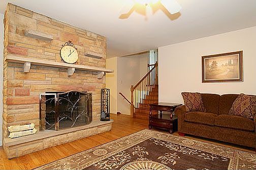 3rd image of 1316 Royal Dr