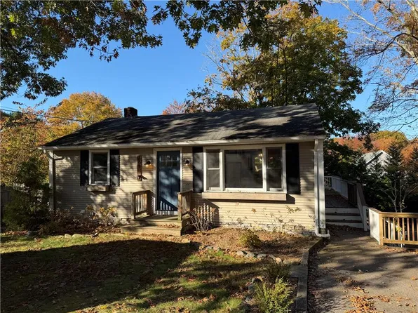 461 Schooner Ave, Jamestown, RI 02835
