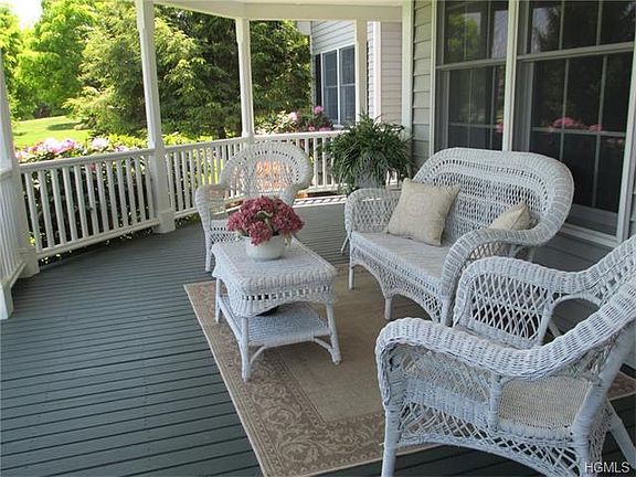 3rd image of 36 Wesley Hill Ln