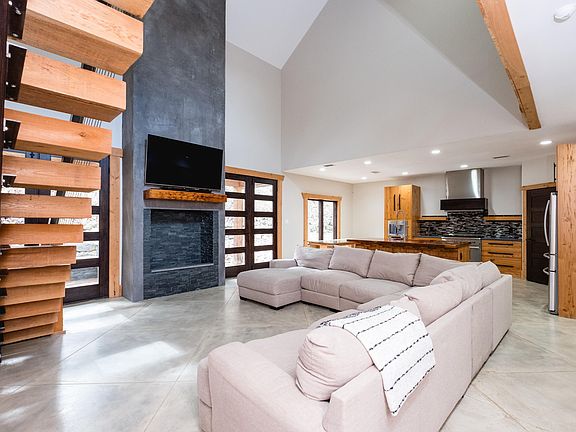 5th image of 15 Chenay Dr
