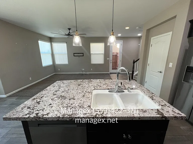 3069 Mount Rainier Ln — Photo 9