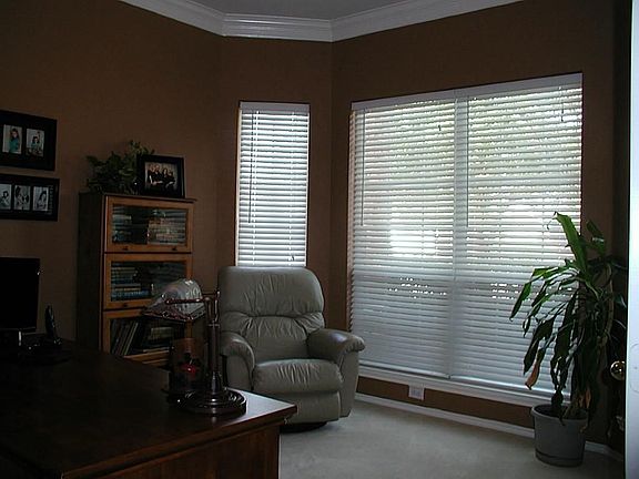 5th image of 1419 Phoenician Dr