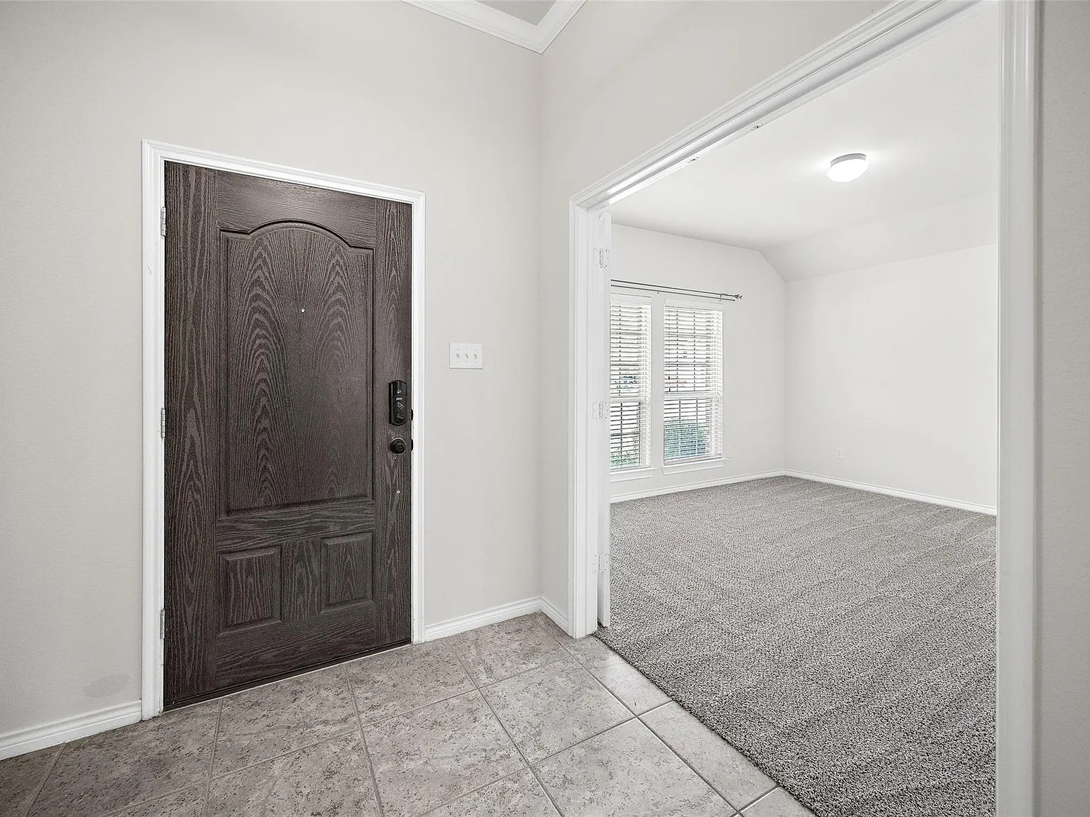 4 bed, 2136 sqft, $2,600 — Photo 2