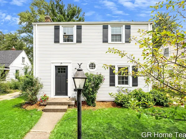 2138 Houseman Ave NE, Grand Rapids, MI 49505