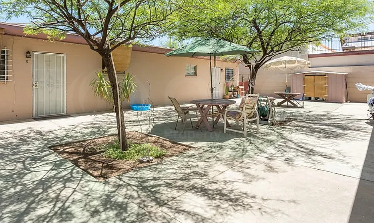 1 bed, 1.0 bath, 450 sqft, $600 — Photo 1