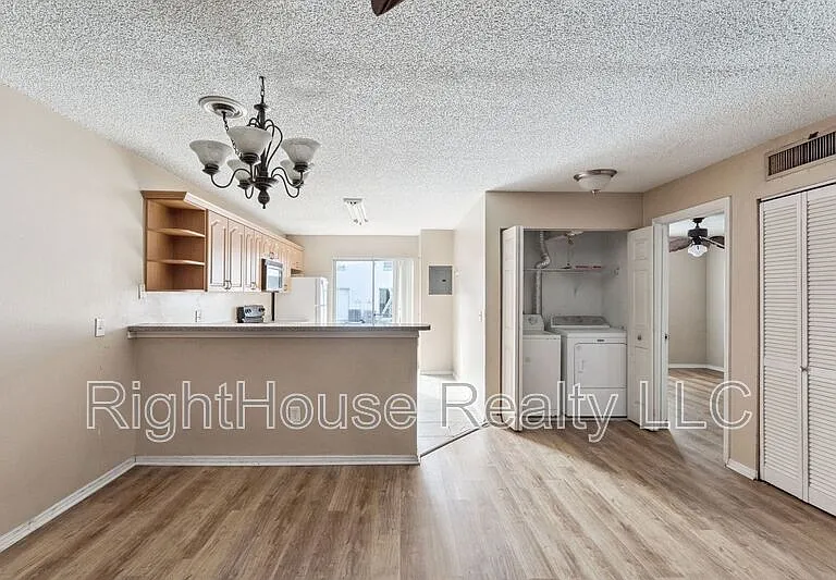 3651 N Goldenrod Rd #C110 — Photo 4