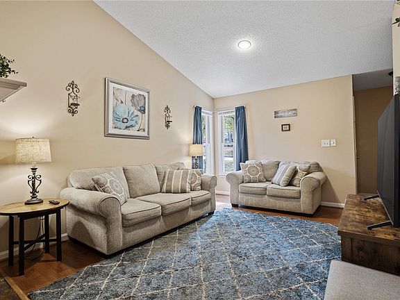 5th image of 6 Charterhouse Ct #8