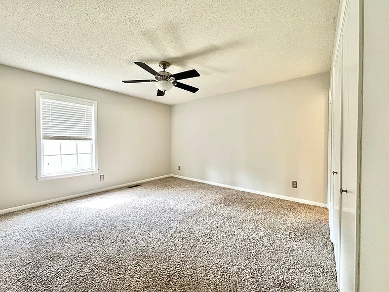 1819 Kello Dr — Photo 11