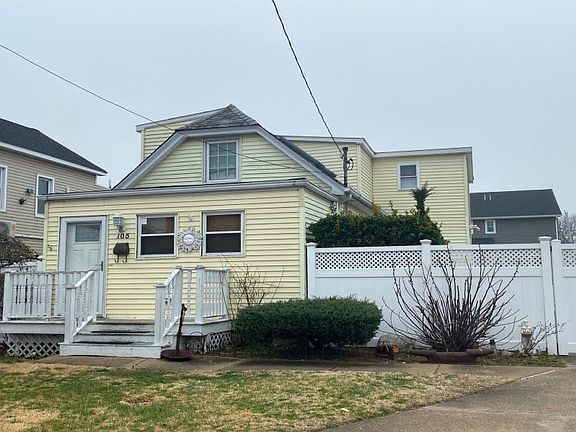3rd image of 105 Beach Ave