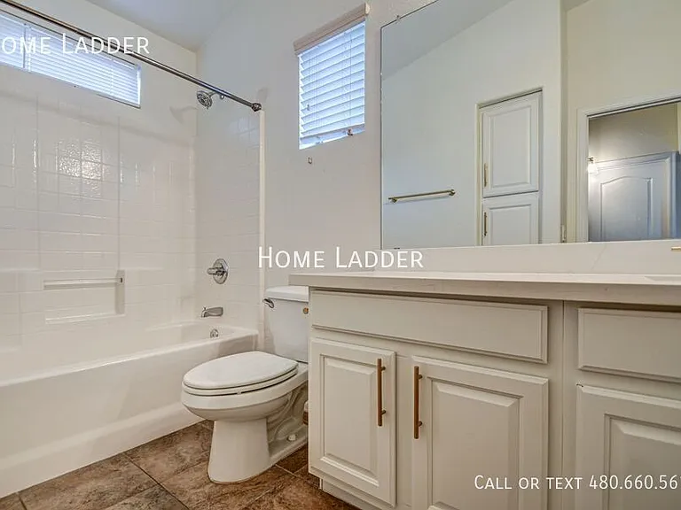 2250 E Deer Valley Rd #26 — Photo 21