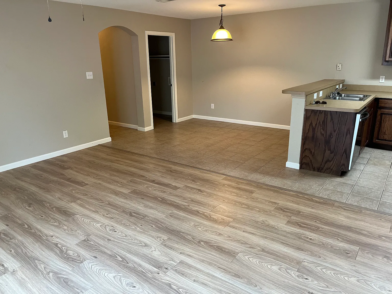 3 bed, 1265 sqft, $1,950 — Photo 4