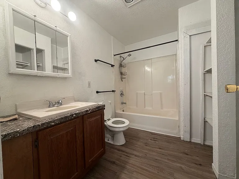 855 SE Flint St — Photo 8