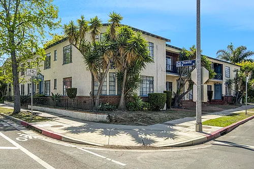5670 San Vicente Blvd #2 Photo 1