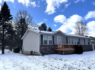 6627 Holden Ave, Indian River, MI 49749