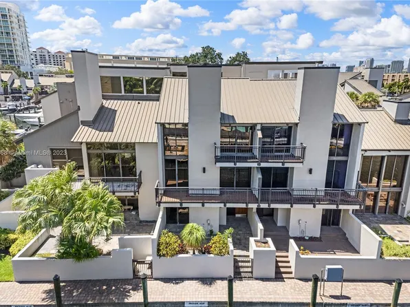 19 Port Side Dr, Fort Lauderdale, FL 33316