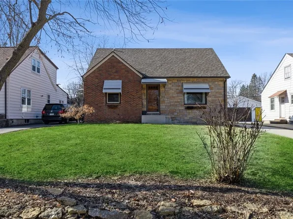 2416 40th Pl, Des Moines, IA 50310