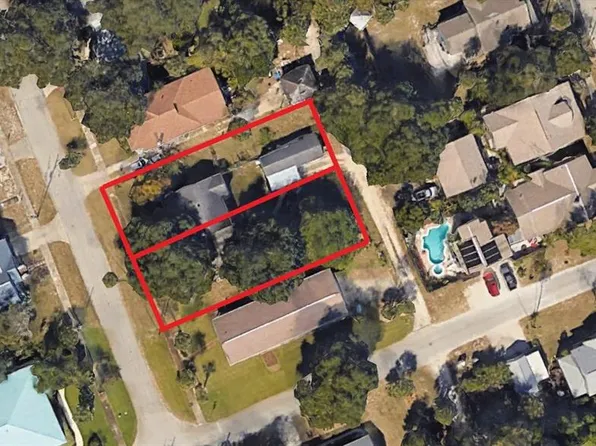 909 Live Oak St, New Smyrna Beach, FL 32168