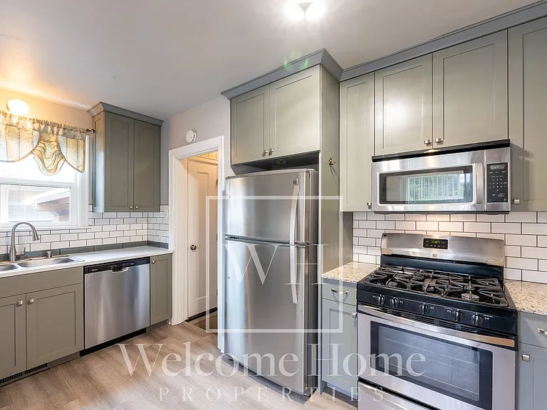 334 E Chestnut St — Photo 24