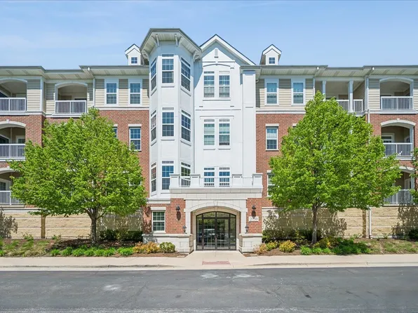2750 Commons Dr Unit 312, Glenview, IL 60026