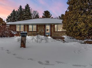 1496 River Bend Rd, Grafton, WI 53024