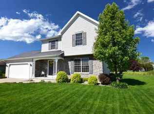 1246 Golf View Dr, Nappanee, IN 46550
