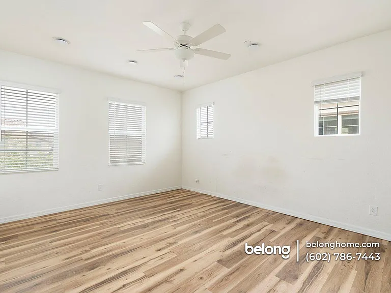 221 E Balsam Dr — Photo 14