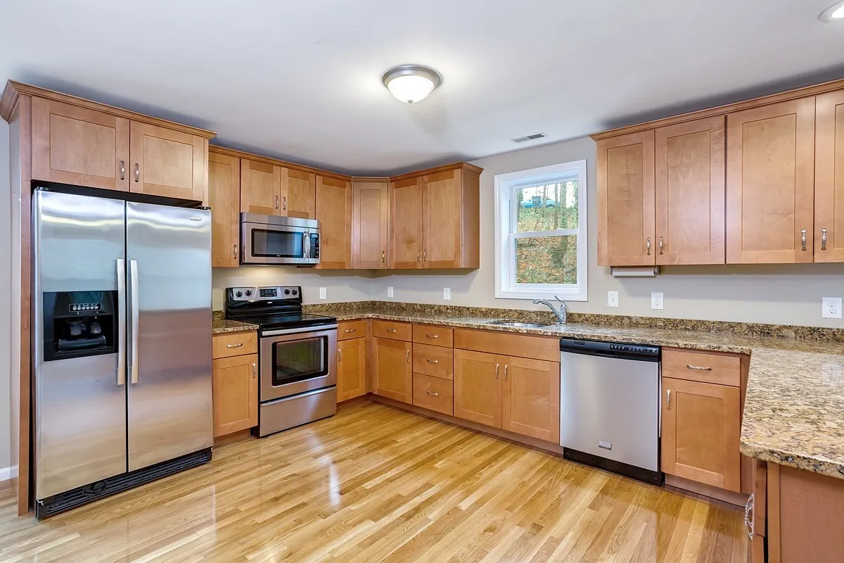 2 bed, 2.0 bath, 1200 sqft, $3,150 — Photo 2