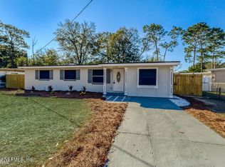 1126 Ake Ln, Jacksonville, FL 32218