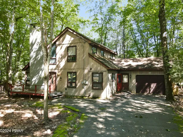 125 Laurel Hill Dr, Greentown, PA 18426