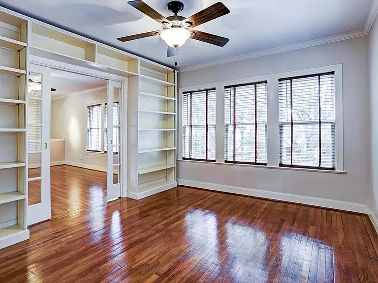 2127 Bartlett St — Photo 5